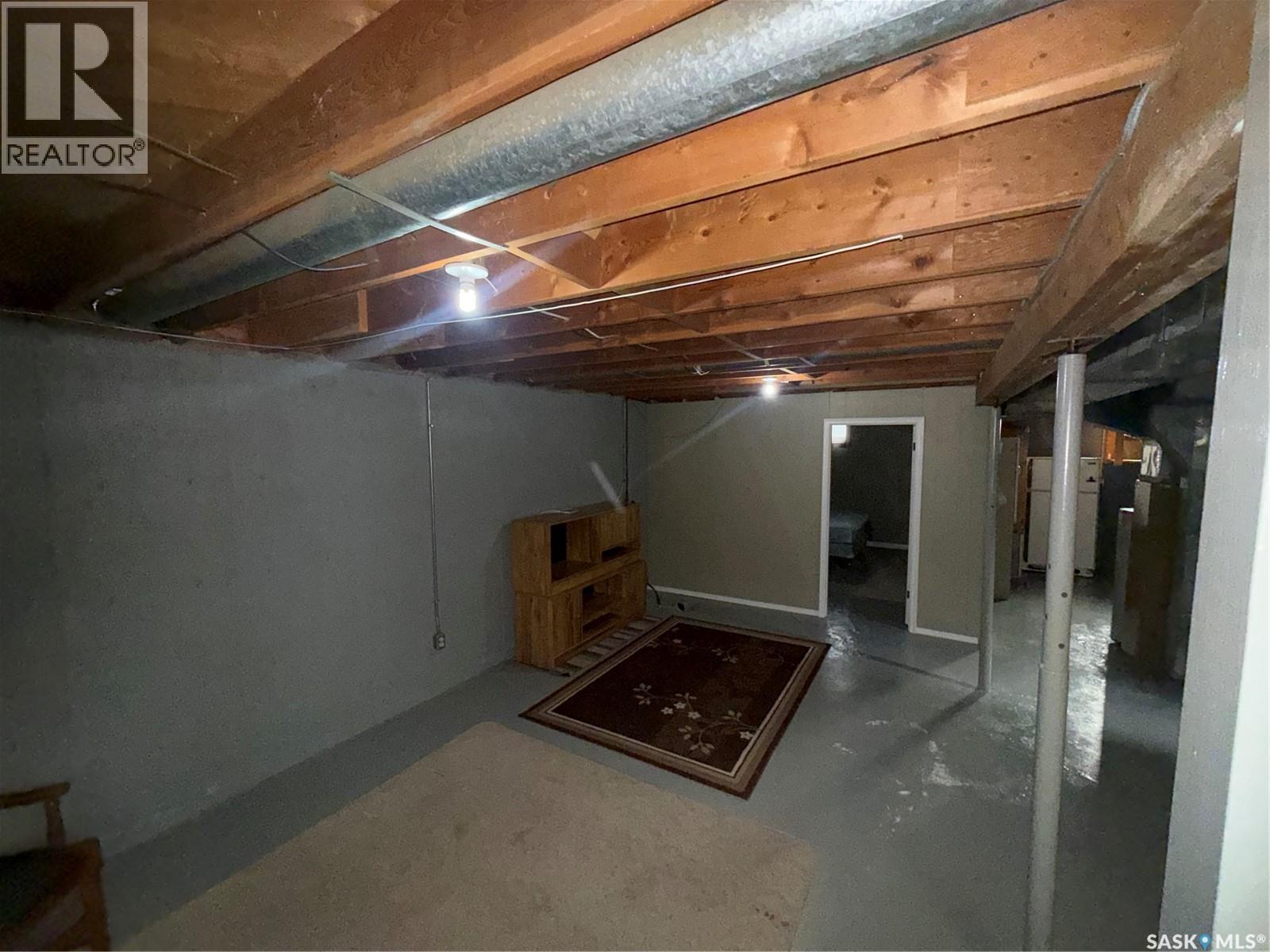 302 3rd Avenue E, Assiniboia, Saskatchewan  S0H 0B0 - Photo 14 - SK030778