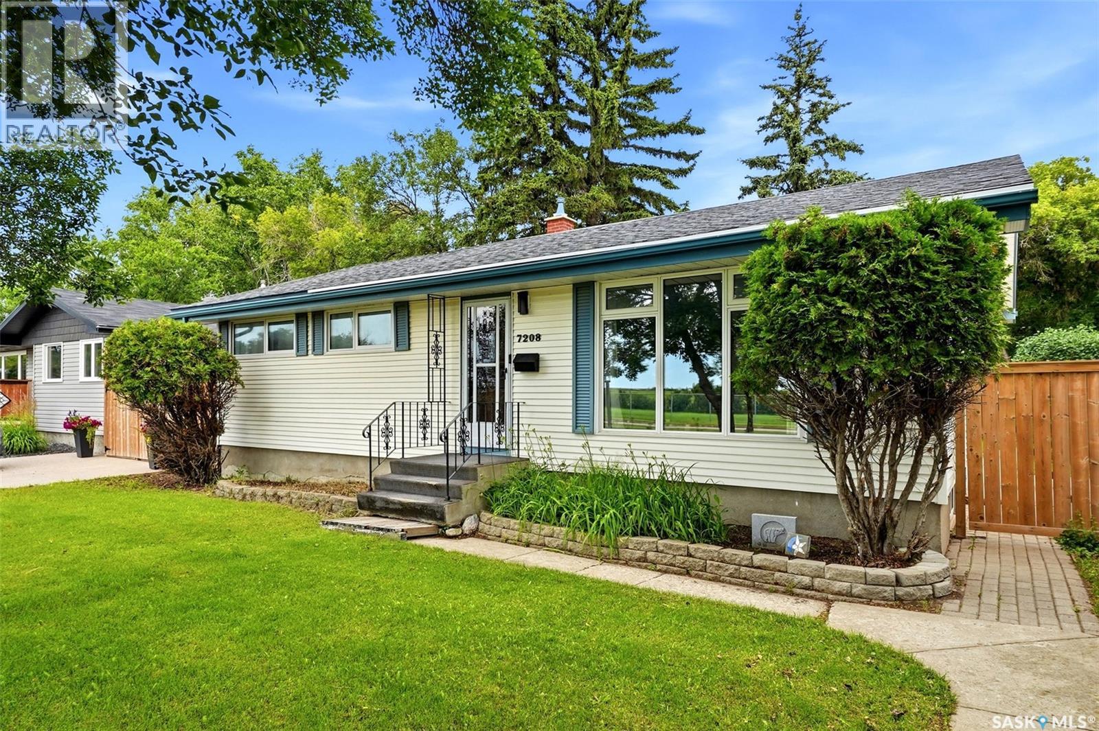 7208 Dewdney Avenue, Regina, Saskatchewan  S4T 1E6 - Photo 2 - SK044509