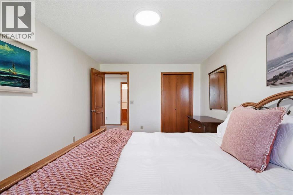 135 Shawnee Rise SW, Calgary, Alberta  T2Y 2S3 - Photo 36 - A2329270