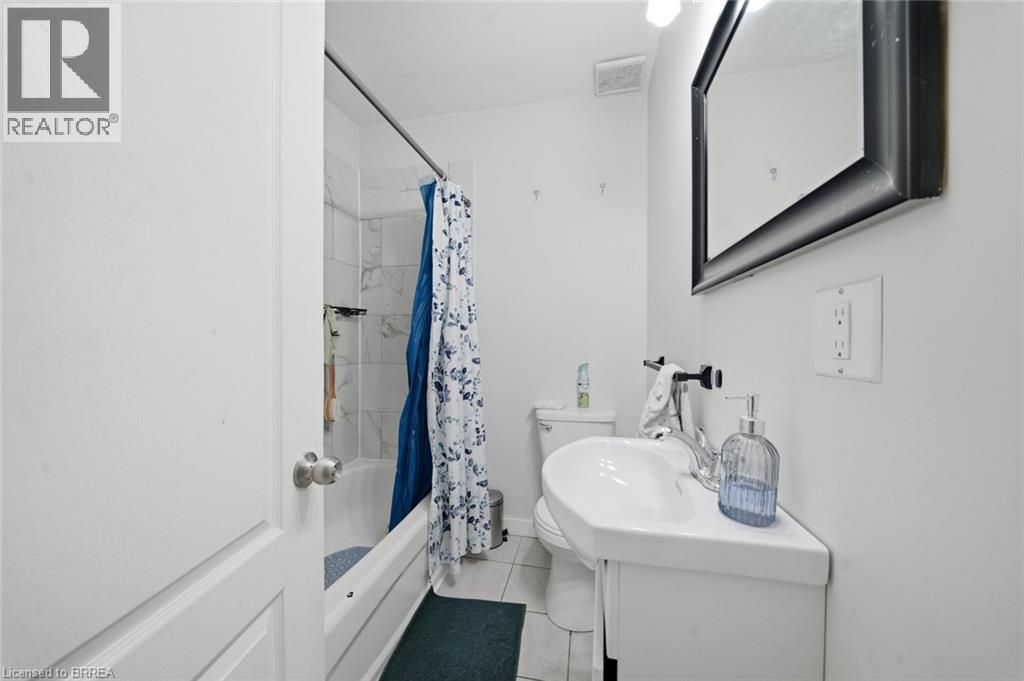 8 Russell Street, Brantford, Ontario  N3R 1Y7 - Photo 20 - 40853092