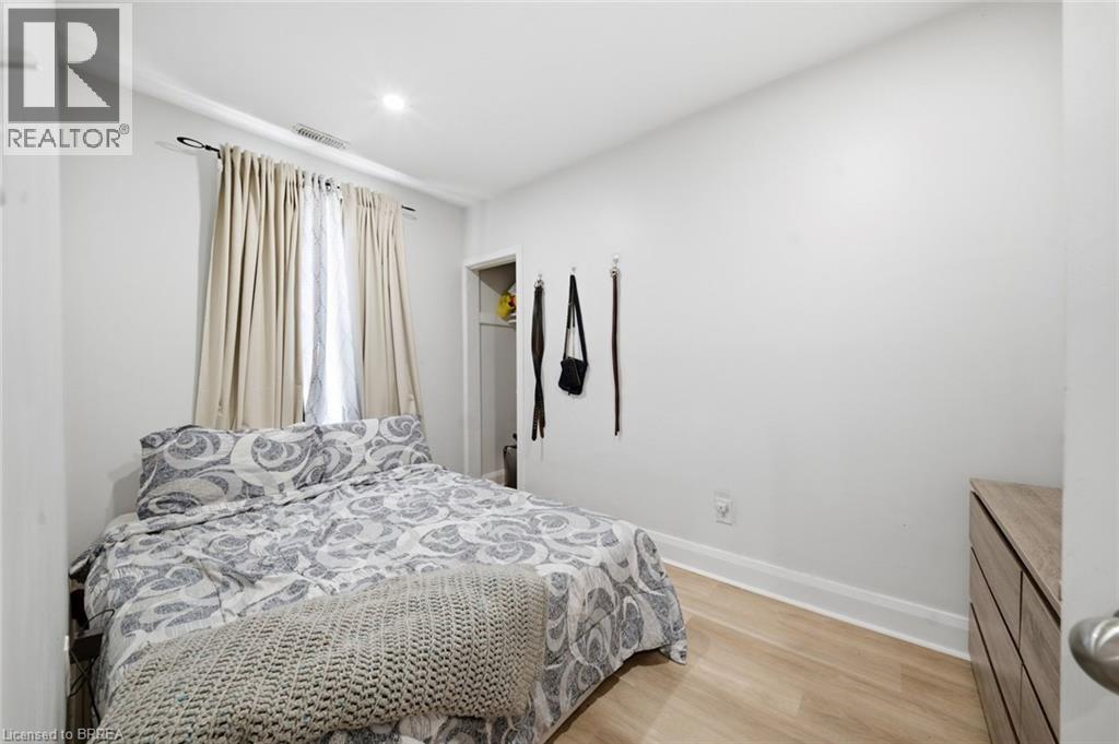 8 Russell Street, Brantford, Ontario  N3R 1Y7 - Photo 26 - 40853092