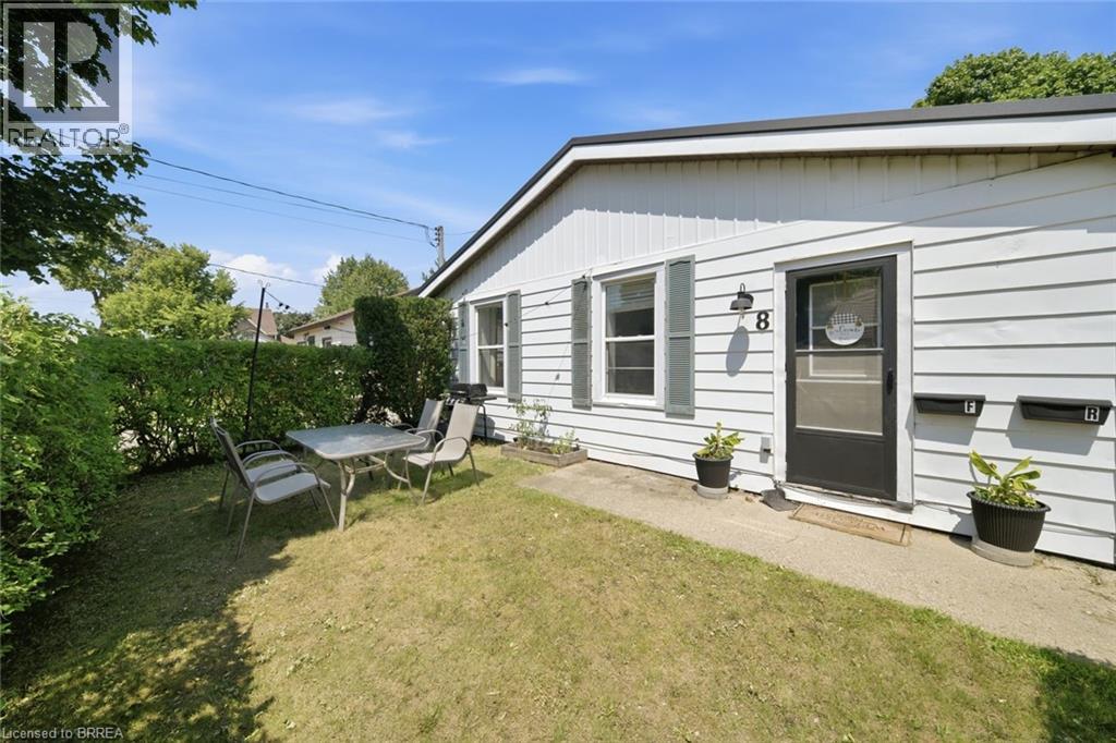8 Russell Street, Brantford, Ontario  N3R 1Y7 - Photo 4 - 40853092