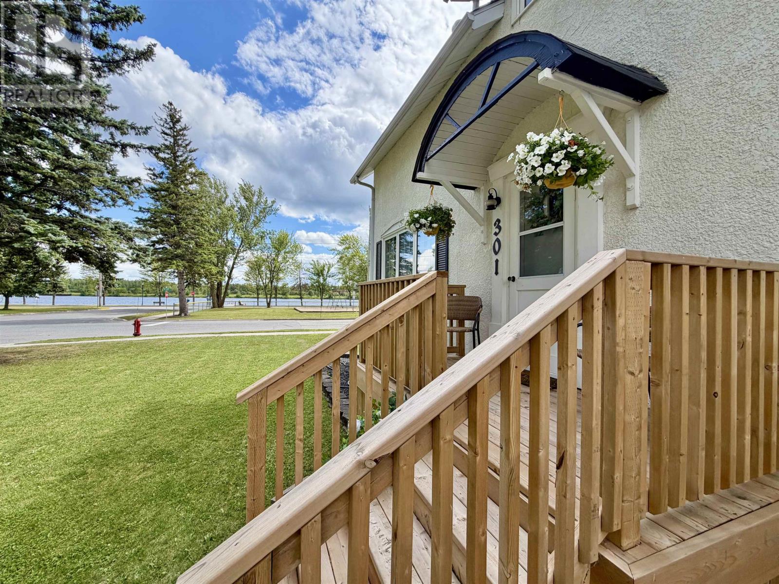 301 Butler Ave, Fort Frances, Ontario  P9A 2N8 - Photo 1 - TB2602242
