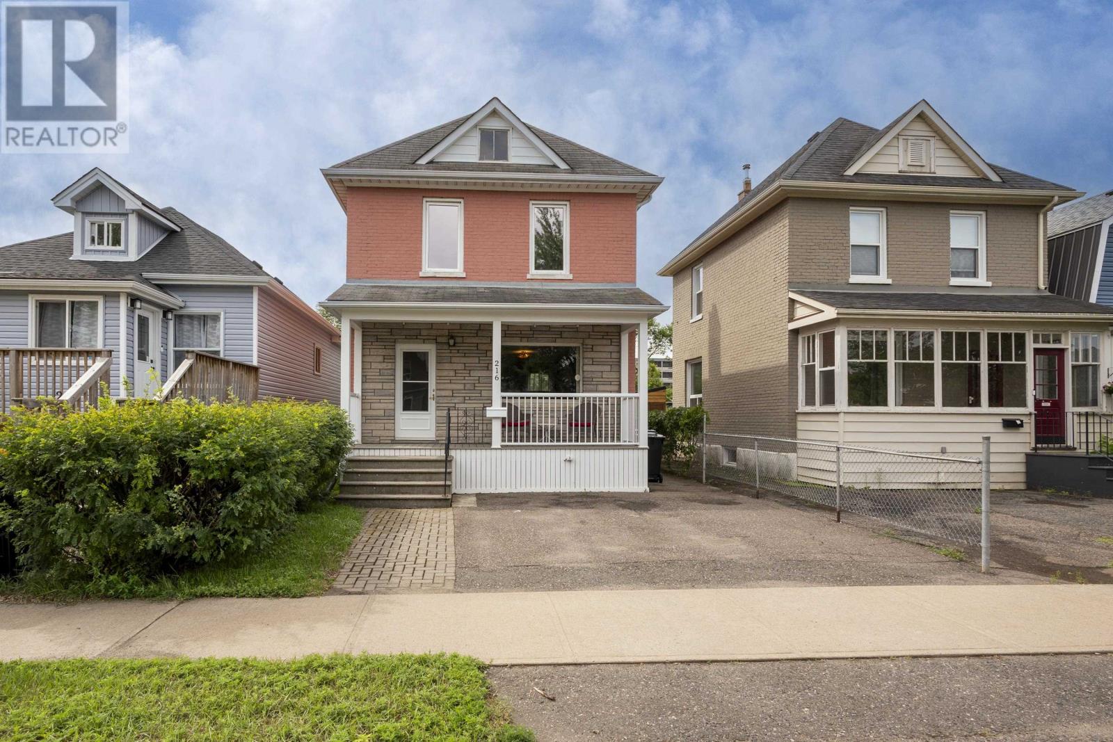 216 Francis St, Thunder Bay, Ontario  P7E 4C2 - Photo 1 - TB2602243