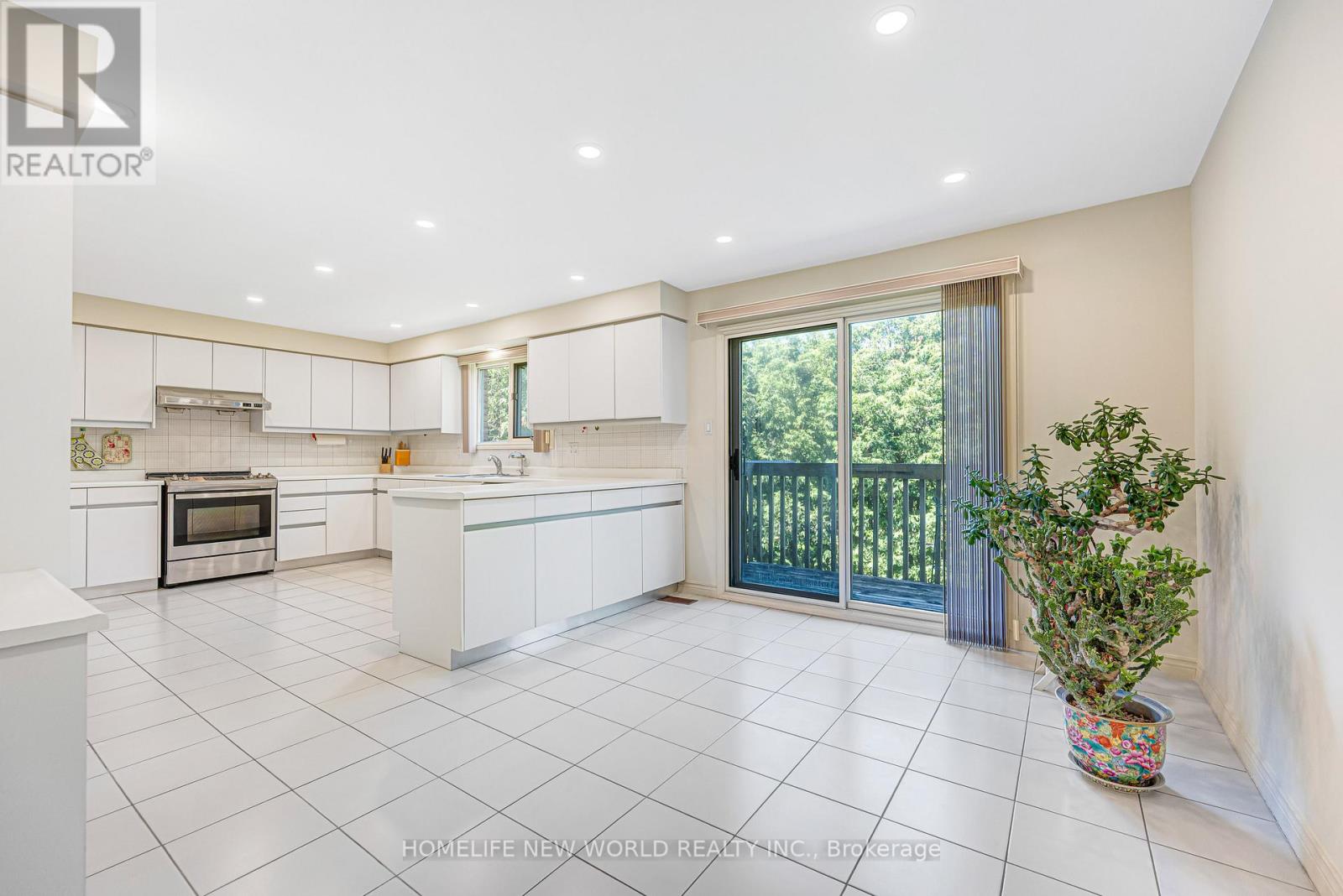 4 Tarbert Road, Toronto, Ontario  M2M 2Y2 - Photo 18 - C13639042