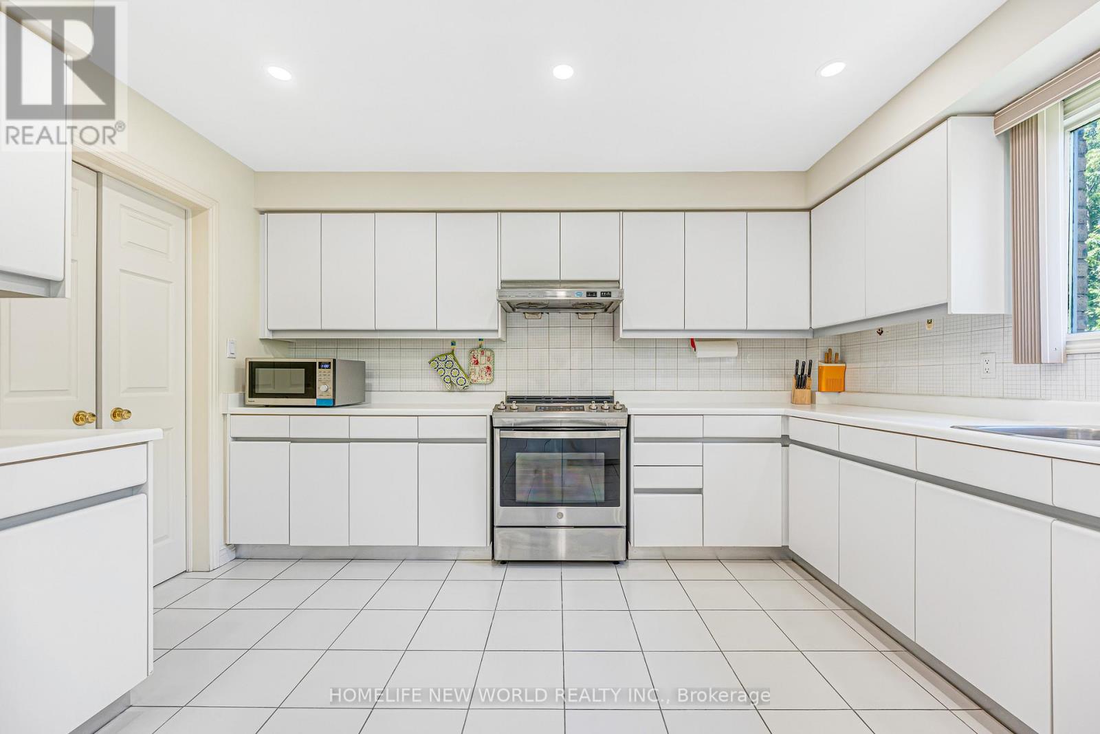 4 Tarbert Road, Toronto, Ontario  M2M 2Y2 - Photo 21 - C13639042