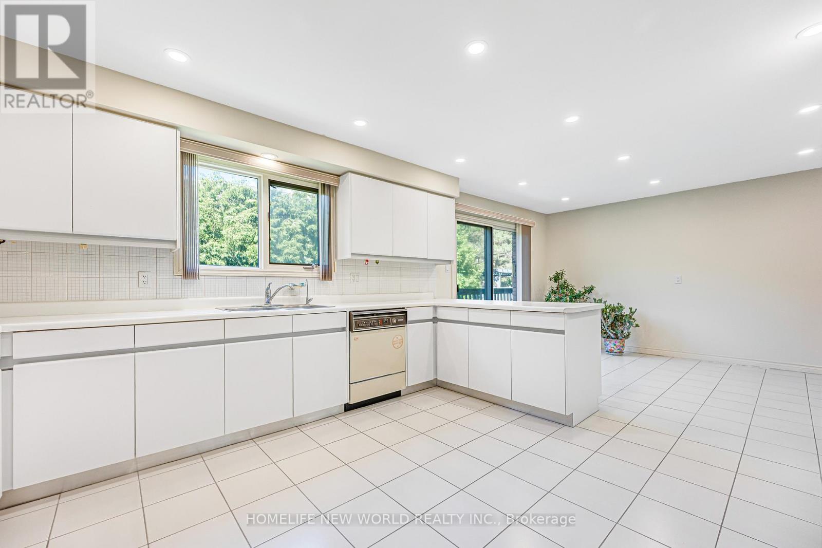 4 Tarbert Road, Toronto, Ontario  M2M 2Y2 - Photo 22 - C13639042