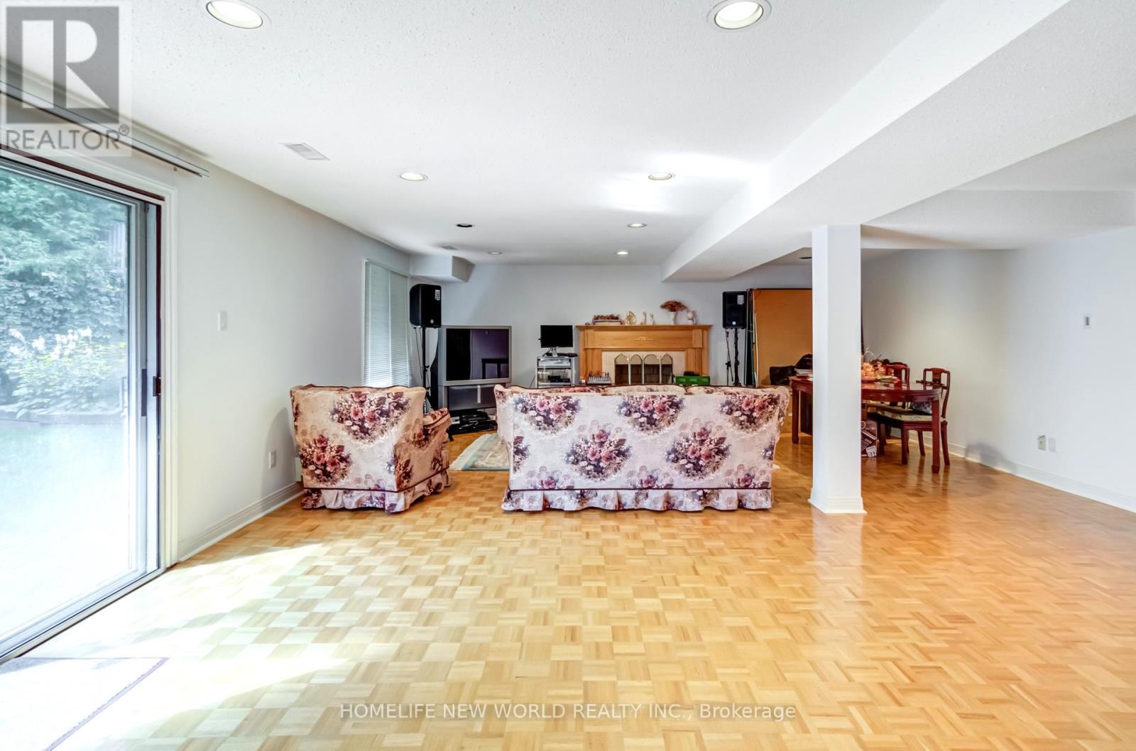 4 Tarbert Road, Toronto, Ontario  M2M 2Y2 - Photo 36 - C13639042