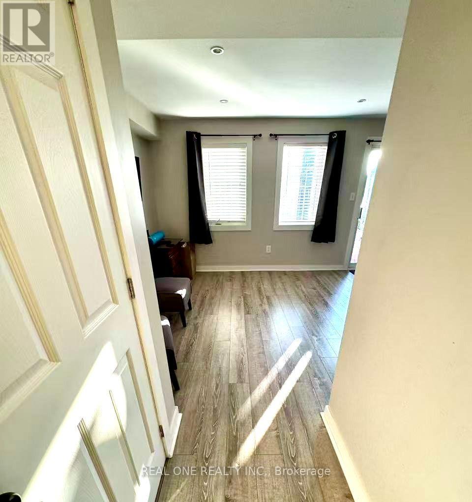 12 Bonello Crescent, Whitby, Ontario  L1R 3N6 - Photo 6 - E13638906