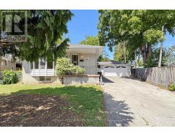 38 LOMBARDY CRESCENT, Toronto, Ontario