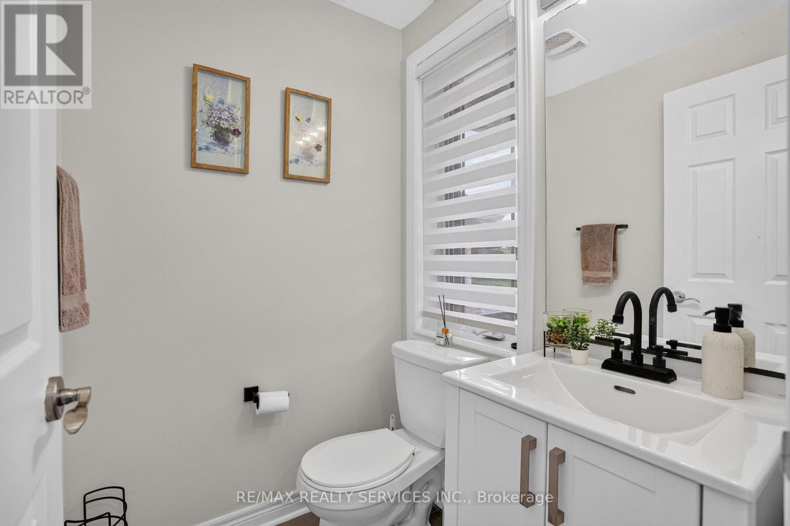 92 Snowling Drive, Ajax, Ontario  L1Z 0G1 - Photo 10 - E13639104