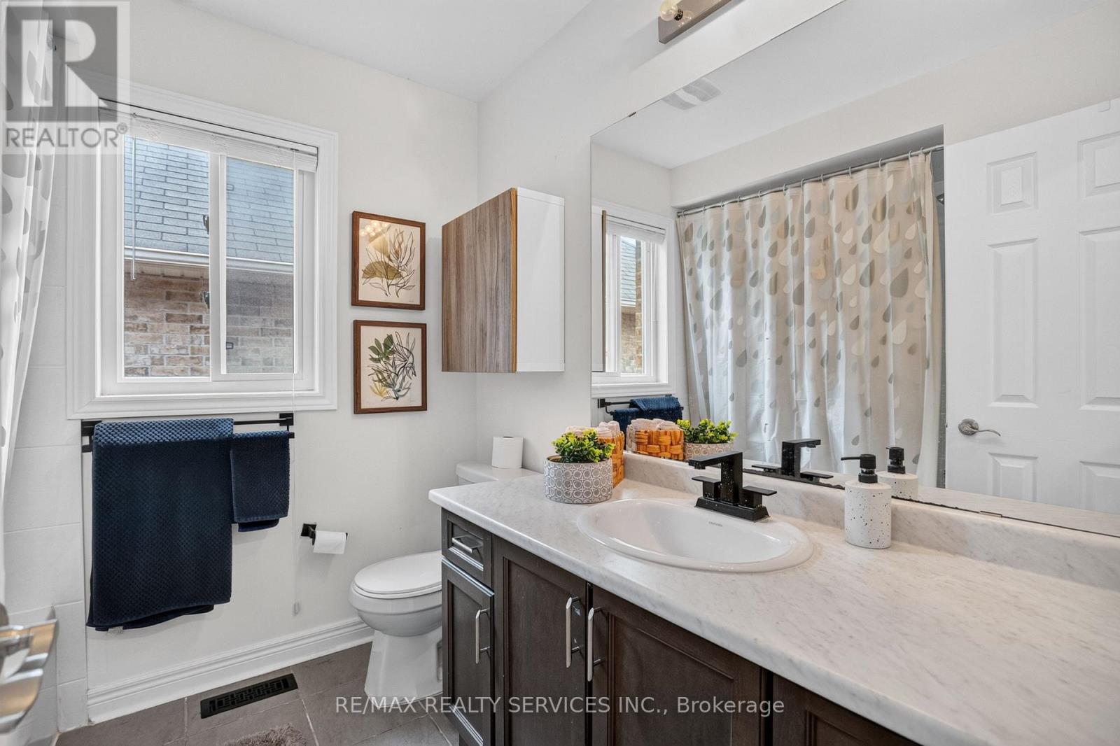 92 Snowling Drive, Ajax, Ontario  L1Z 0G1 - Photo 25 - E13639104