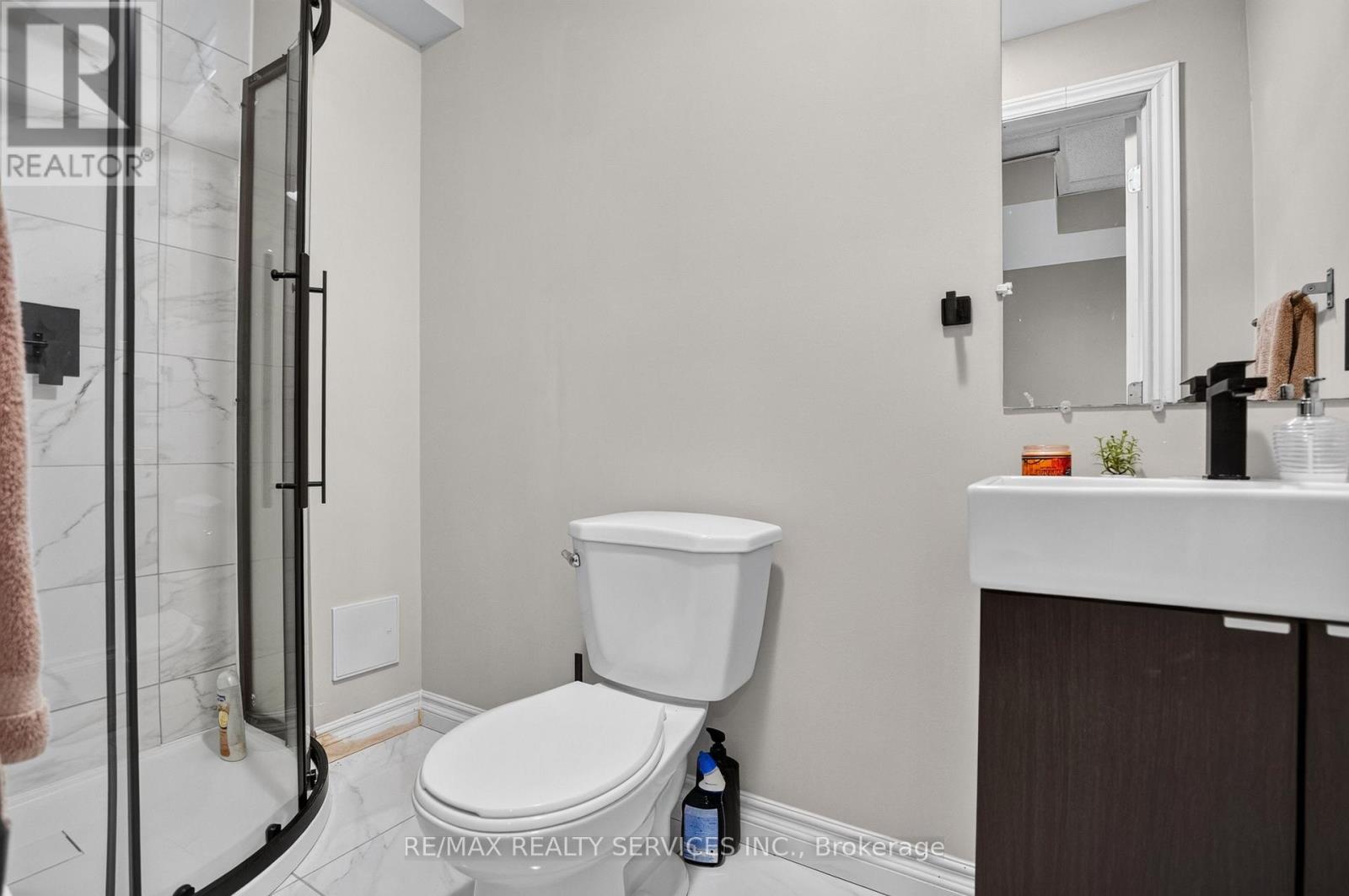 92 Snowling Drive, Ajax, Ontario  L1Z 0G1 - Photo 33 - E13639104