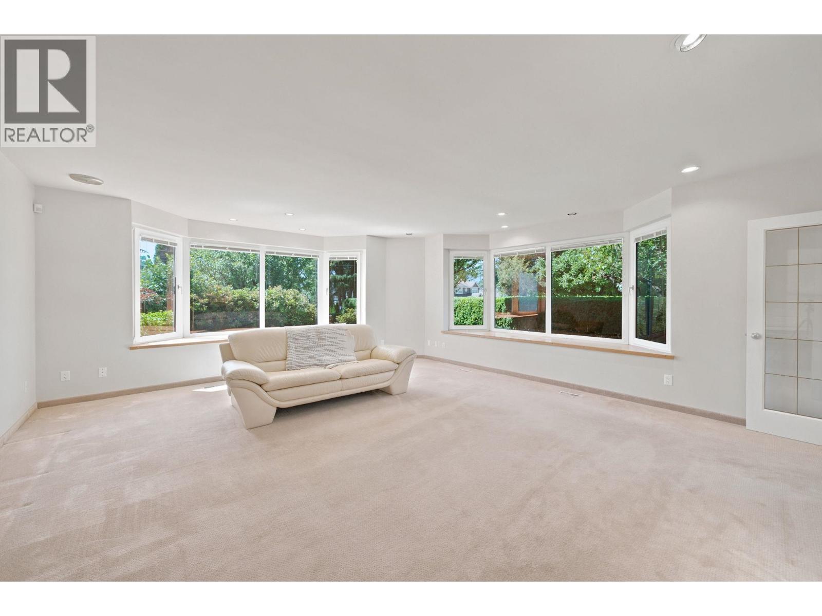 305 E 17th Street, North Vancouver, British Columbia V7L 2W1 - Photo 13 - R3152700