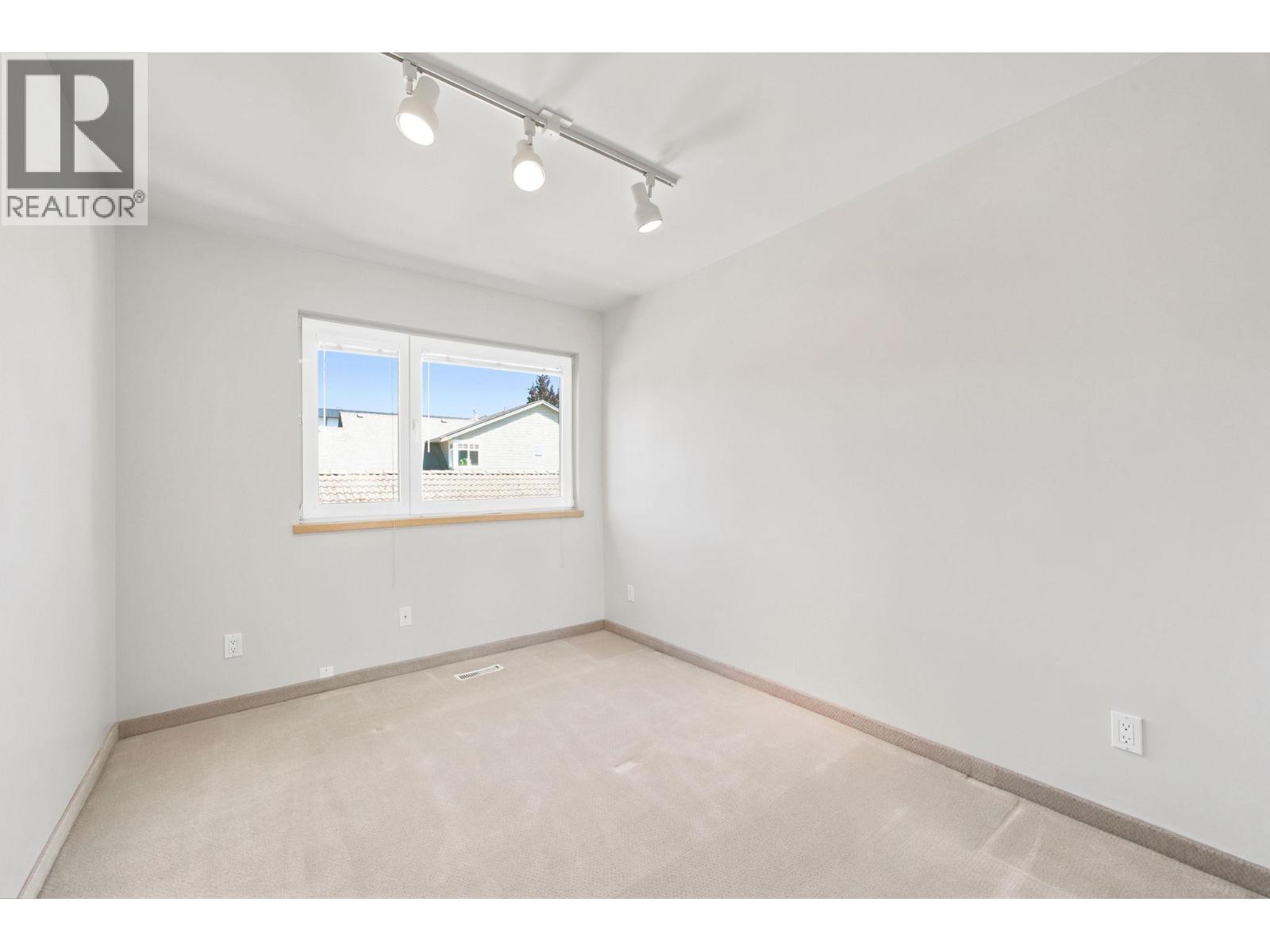 305 E 17th Street, North Vancouver, British Columbia V7L 2W1 - Photo 28 - R3152700