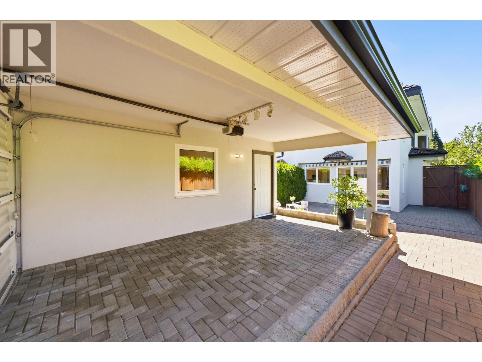305 E 17th Street, North Vancouver, British Columbia V7L 2W1 - Photo 38 - R3152700