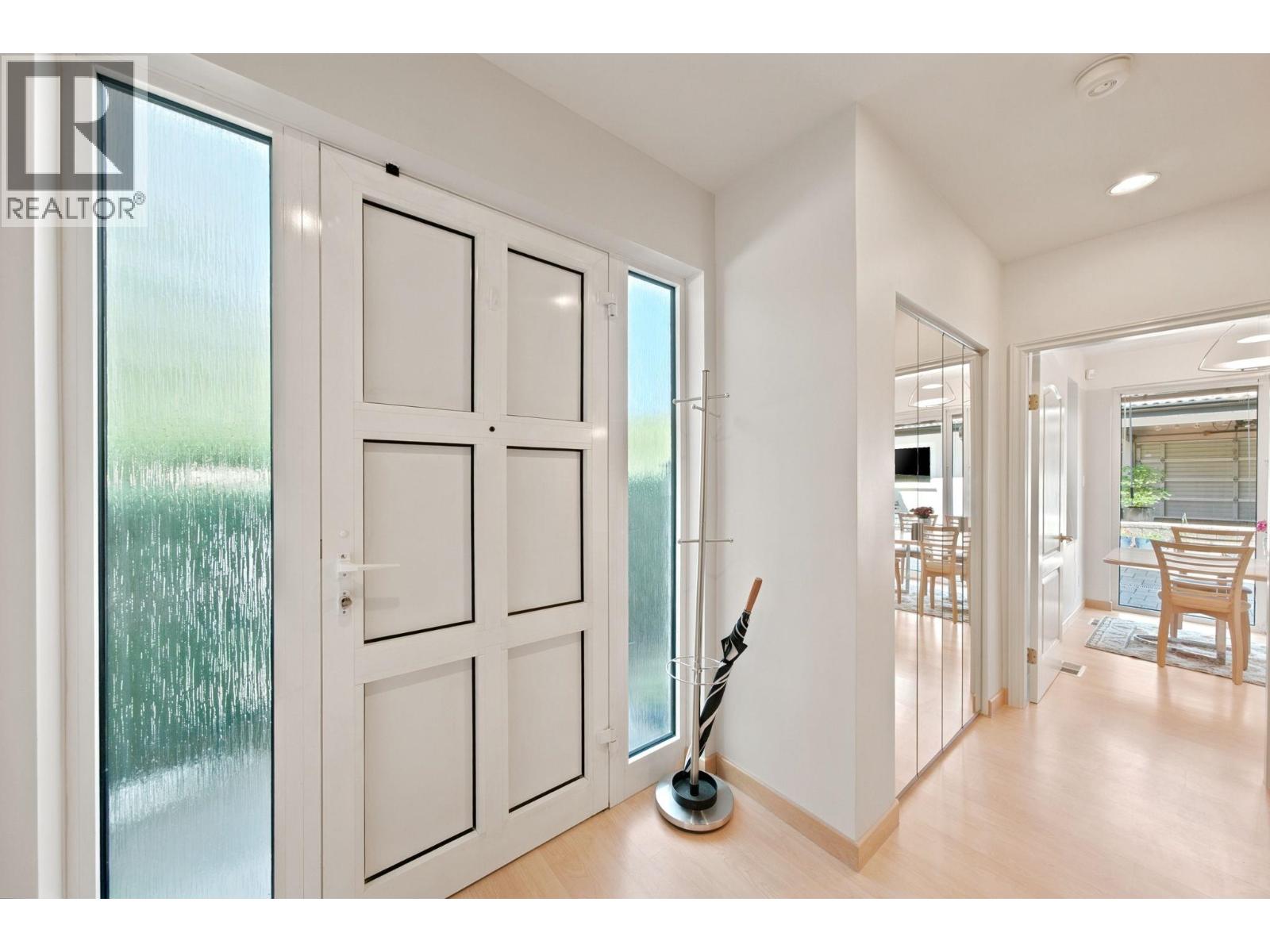 305 E 17th Street, North Vancouver, British Columbia V7L 2W1 - Photo 6 - R3152700