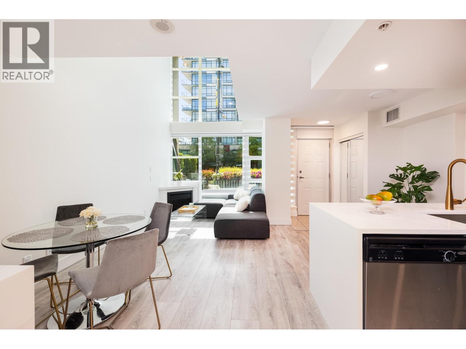 Th8 168 E Esplanade Avenue, North Vancouver, British Columbia V7L 4X8 - Photo 10 - R3152703