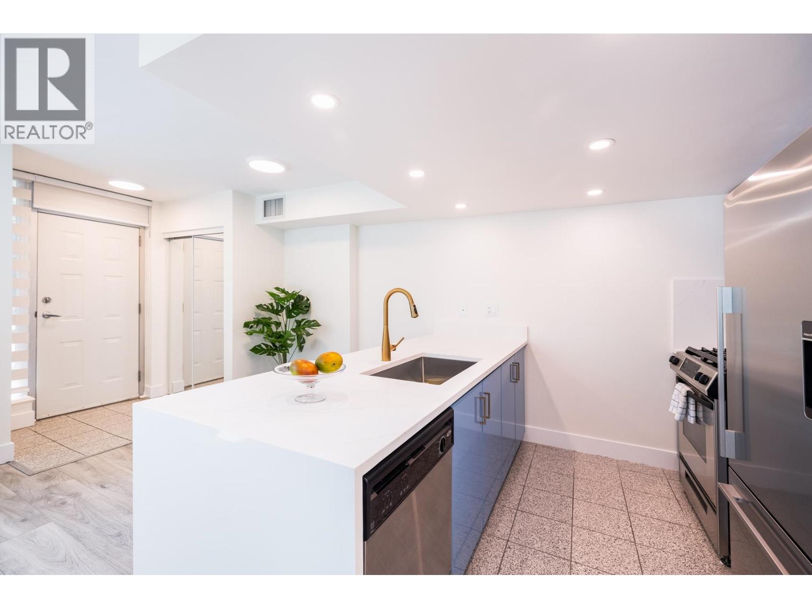 Th8 168 E Esplanade Avenue, North Vancouver, British Columbia V7L 4X8 - Photo 11 - R3152703