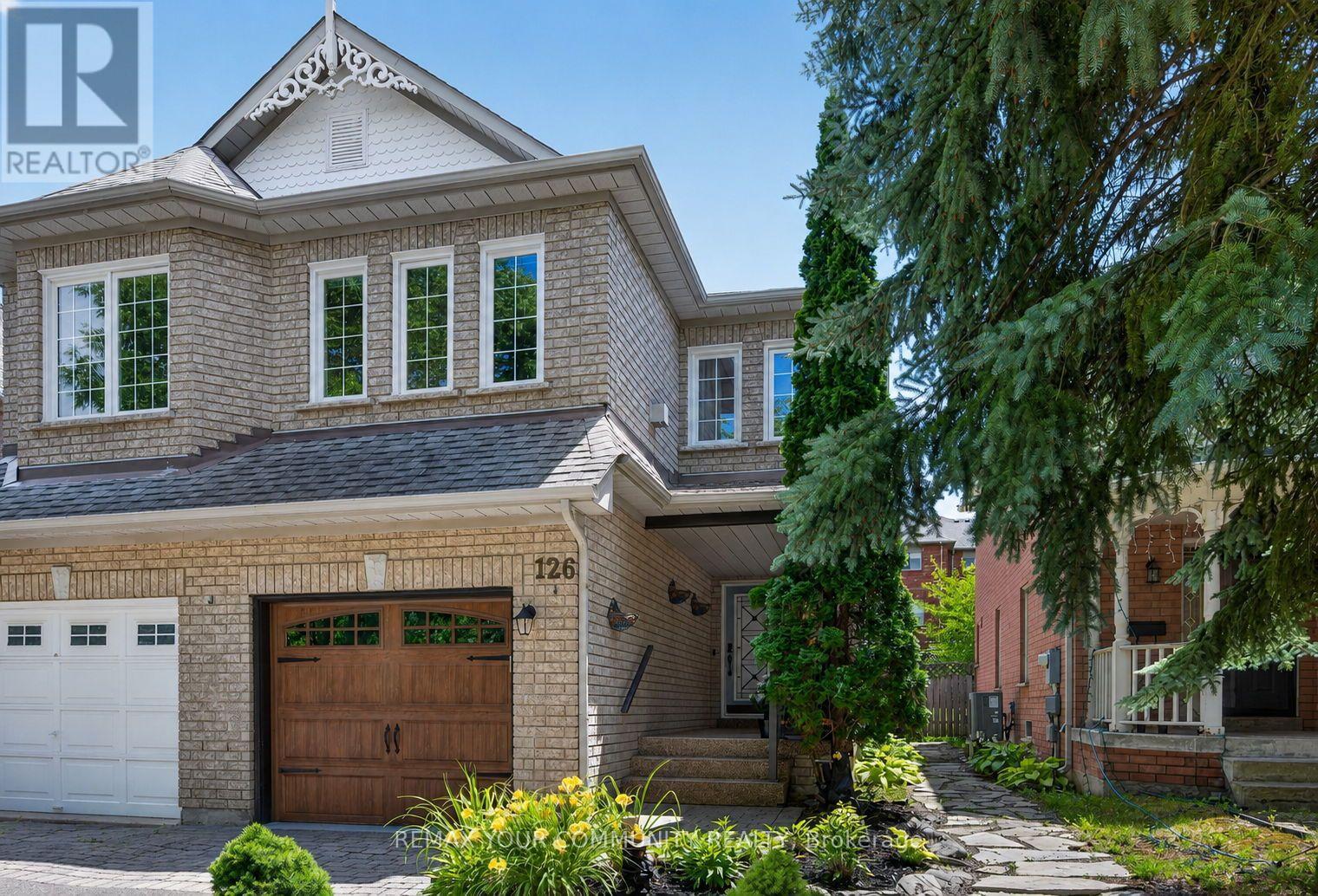 126 Woodroof Crescent, Aurora, Ontario  L4G 7H2 - Photo 2 - N13638862