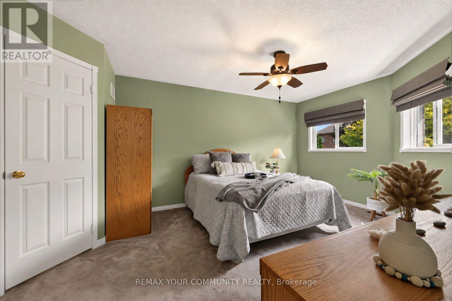 126 Woodroof Crescent, Aurora, Ontario  L4G 7H2 - Photo 23 - N13638862