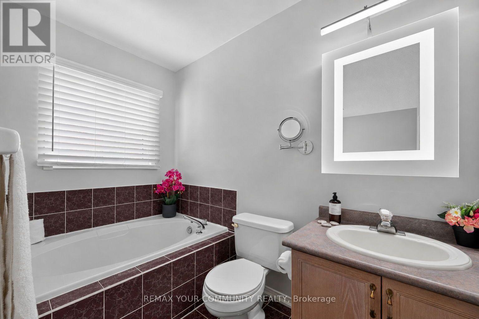 126 Woodroof Crescent, Aurora, Ontario  L4G 7H2 - Photo 25 - N13638862