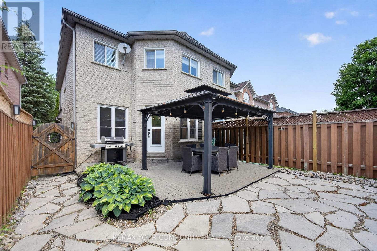 126 Woodroof Crescent, Aurora, Ontario  L4G 7H2 - Photo 37 - N13638862