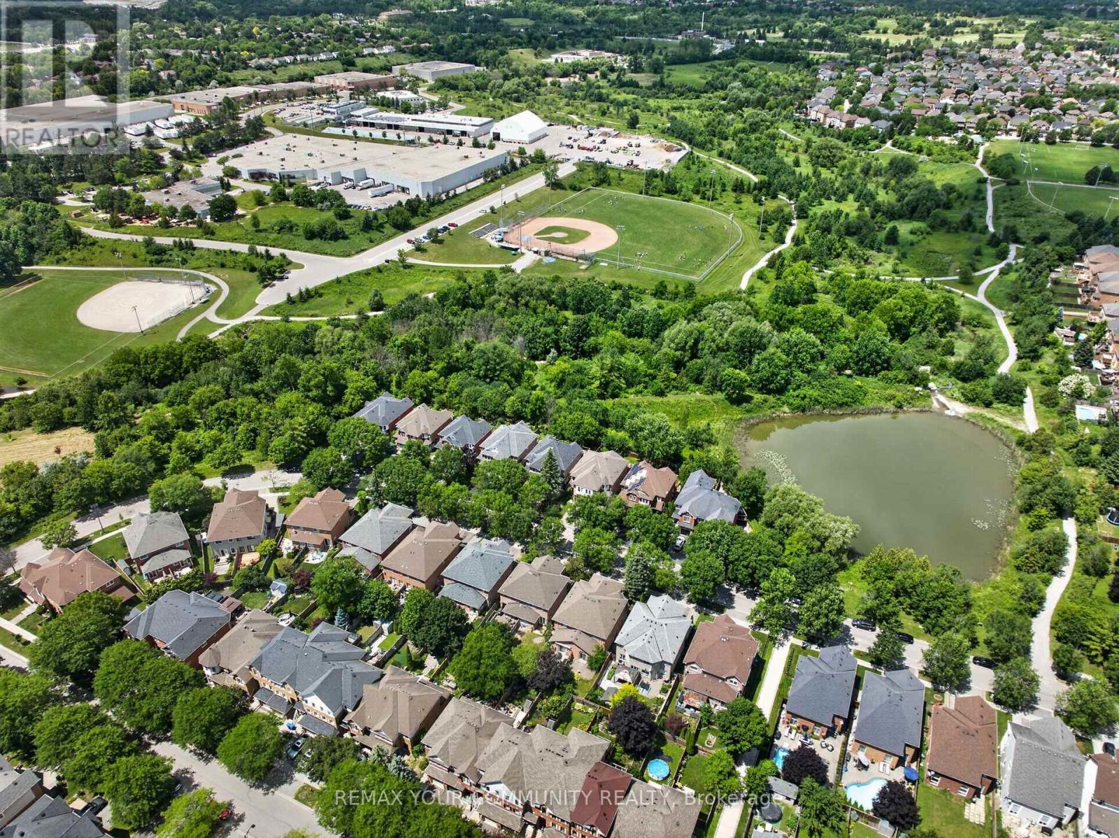 126 Woodroof Crescent, Aurora, Ontario  L4G 7H2 - Photo 48 - N13638862