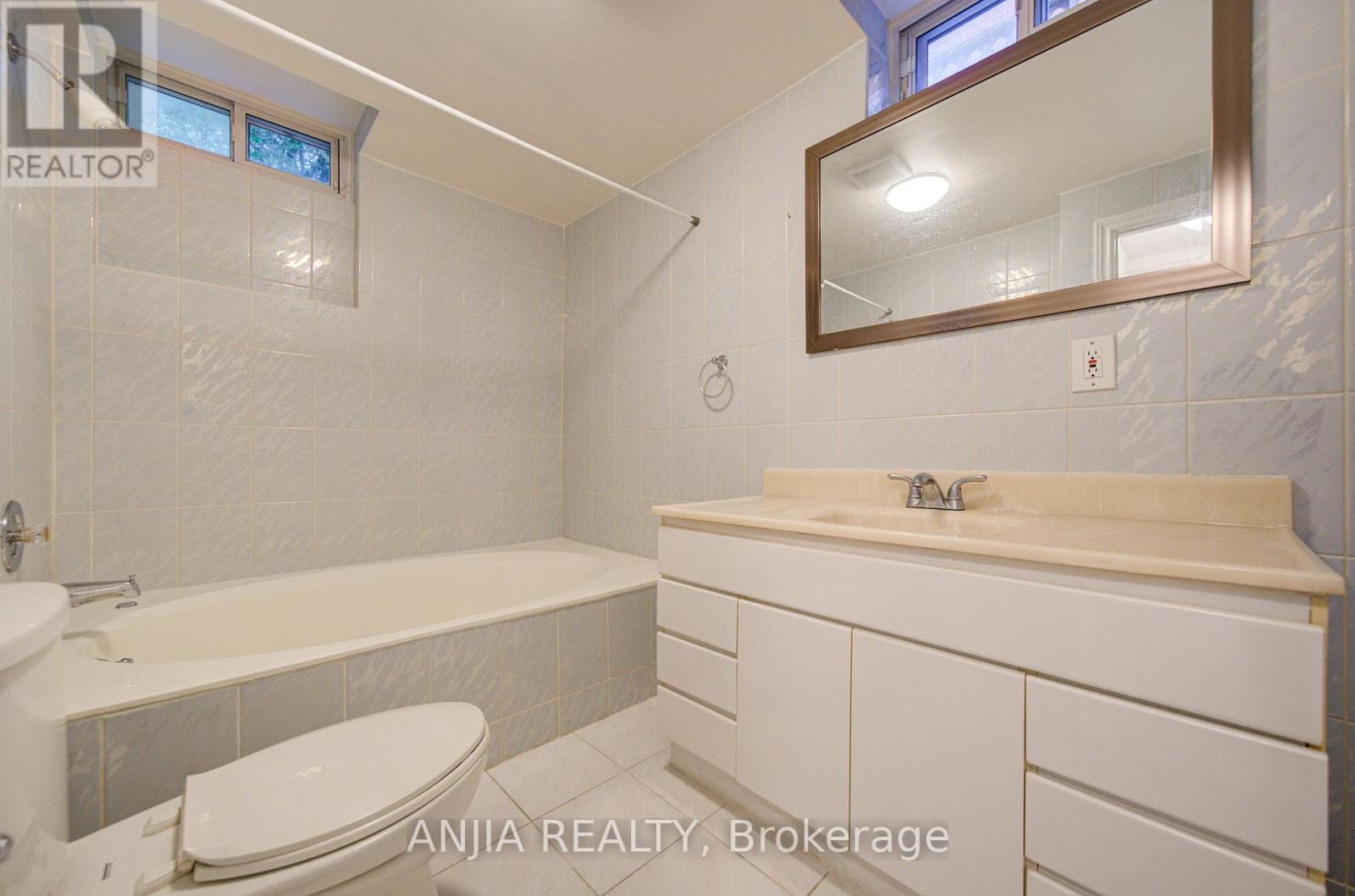 8 Calderbridge Crescent, Markham, Ontario  L3R 9M8 - Photo 37 - N13638878