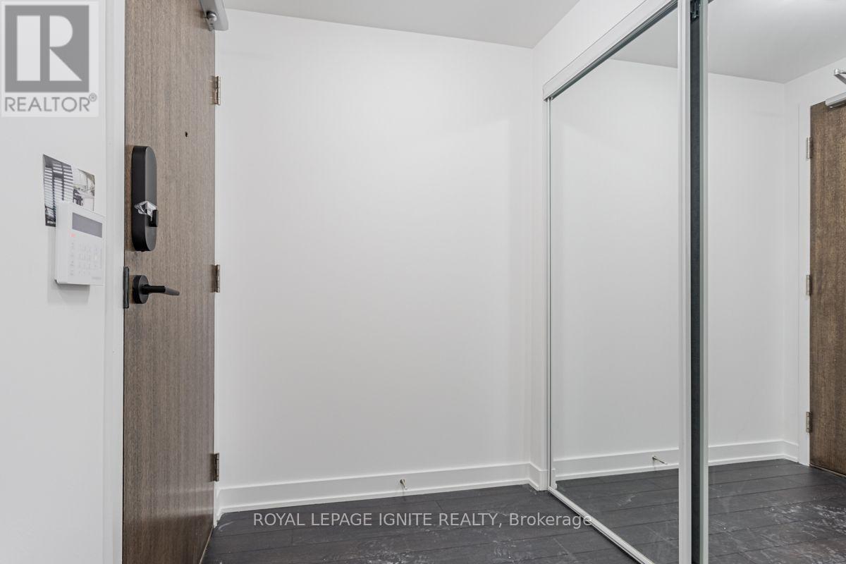 305 - 100 Eagle Rock Way, Vaughan, Ontario  L6A 5B9 - Photo 3 - N13639026