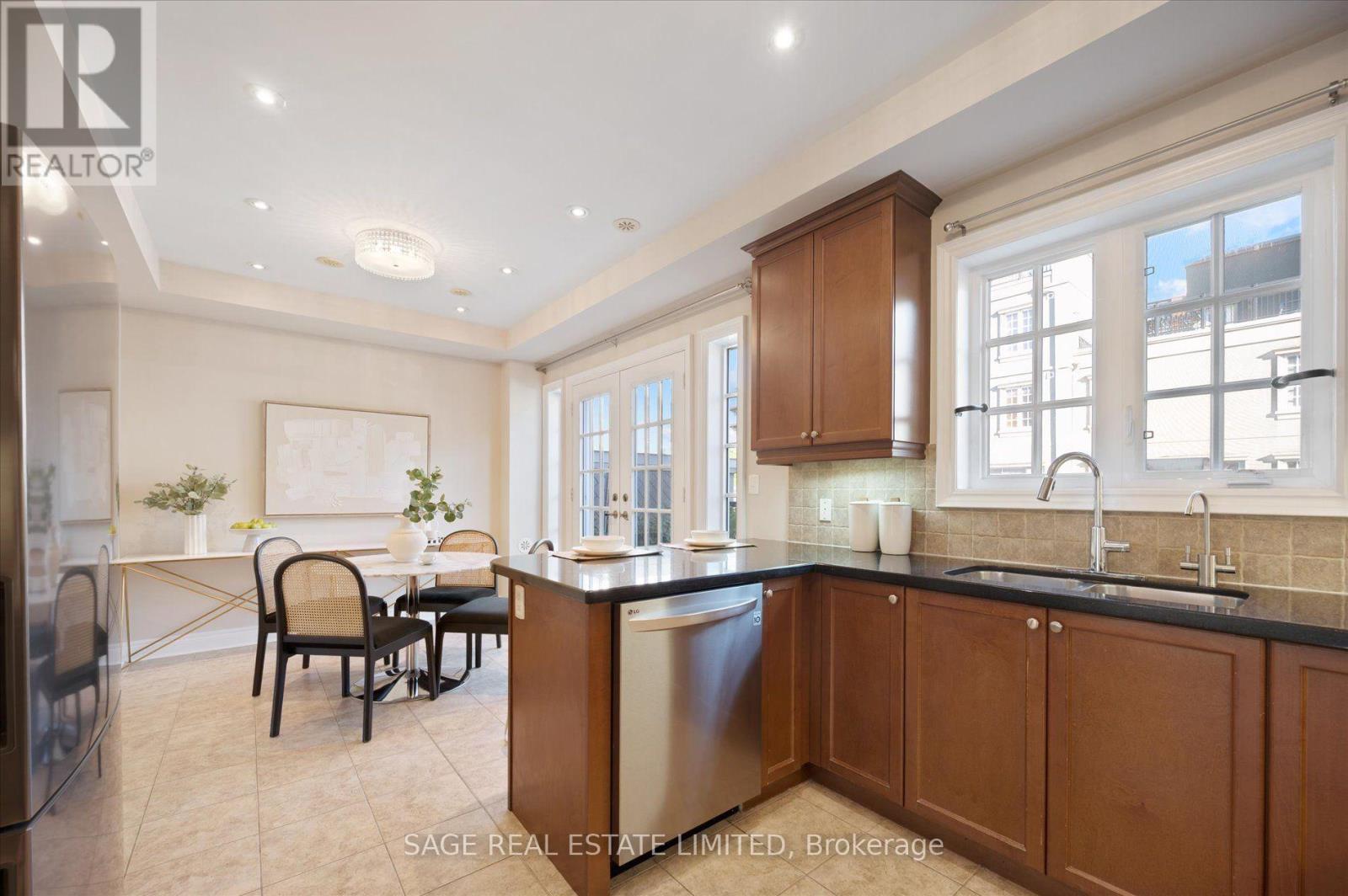 19 Roseberry Road, Markham, Ontario  L6G 0C3 - Photo 11 - N13639082