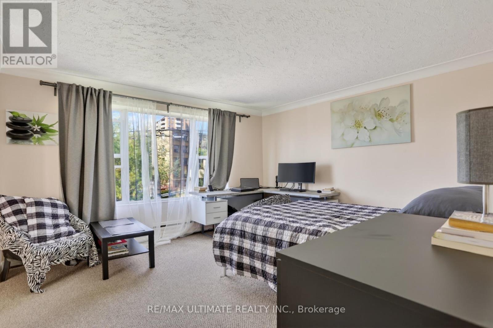 177 Varsity Road, Toronto, Ontario  M6S 4P5 - Photo 8 - W13639074