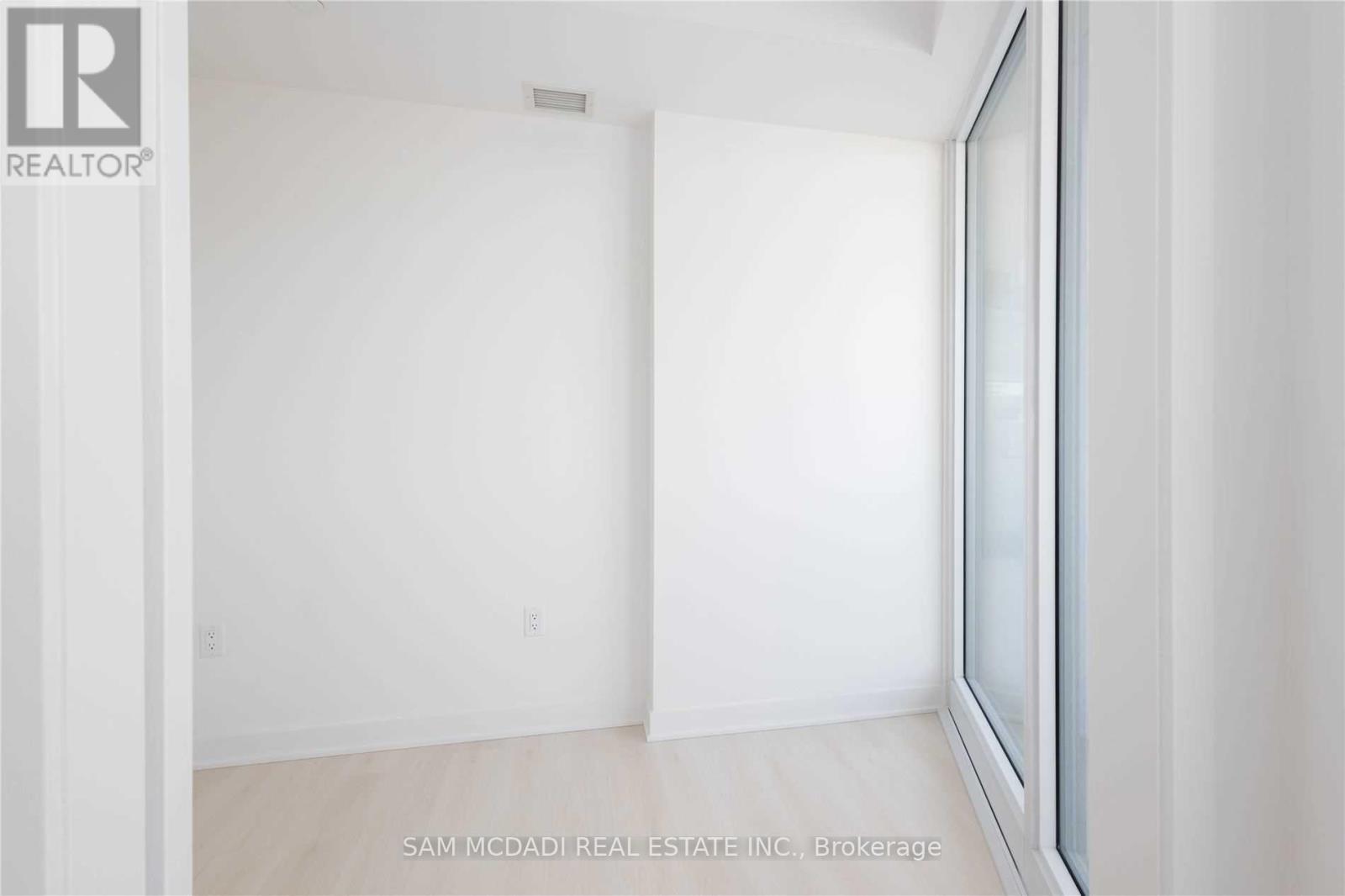 4209 - 3900 Confederation Parkway, Mississauga, Ontario  L5B 0M3 - Photo 13 - W13639098