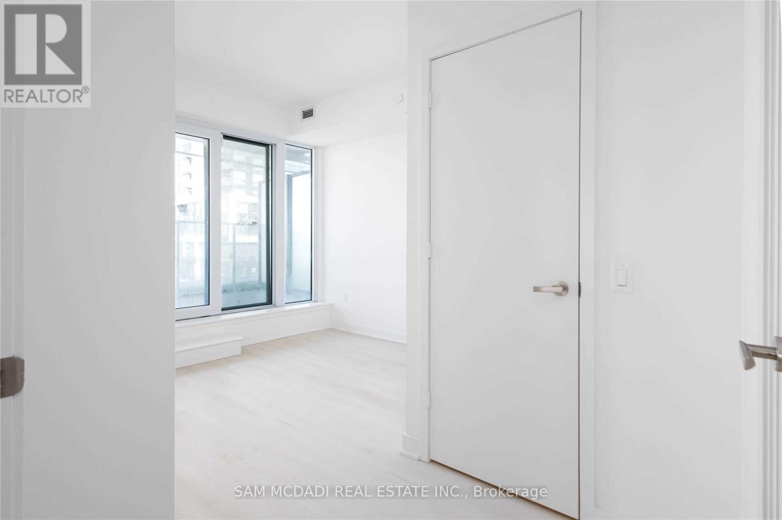 4209 - 3900 Confederation Parkway, Mississauga, Ontario  L5B 0M3 - Photo 20 - W13639098