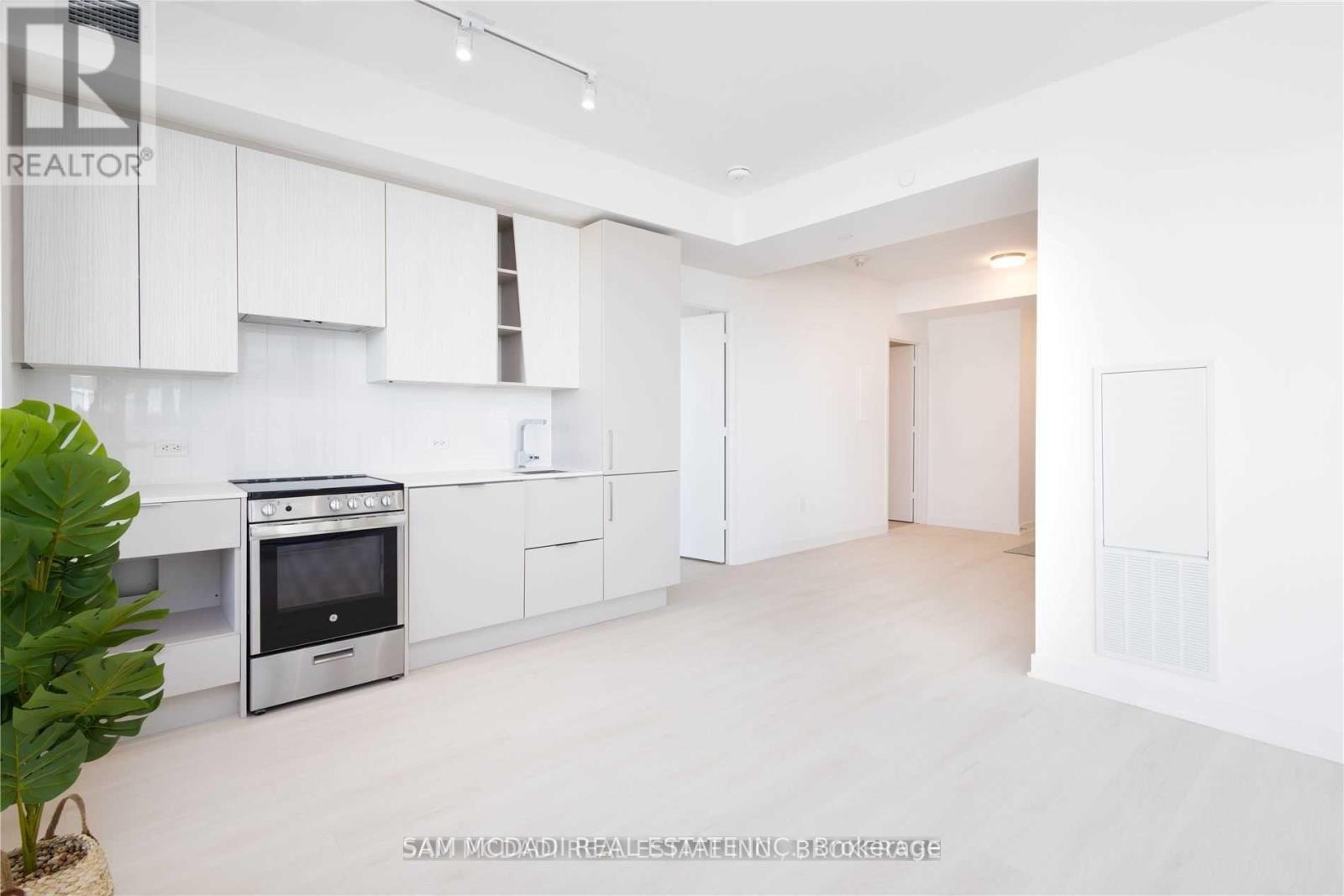 4209 - 3900 Confederation Parkway, Mississauga, Ontario  L5B 0M3 - Photo 5 - W13639098