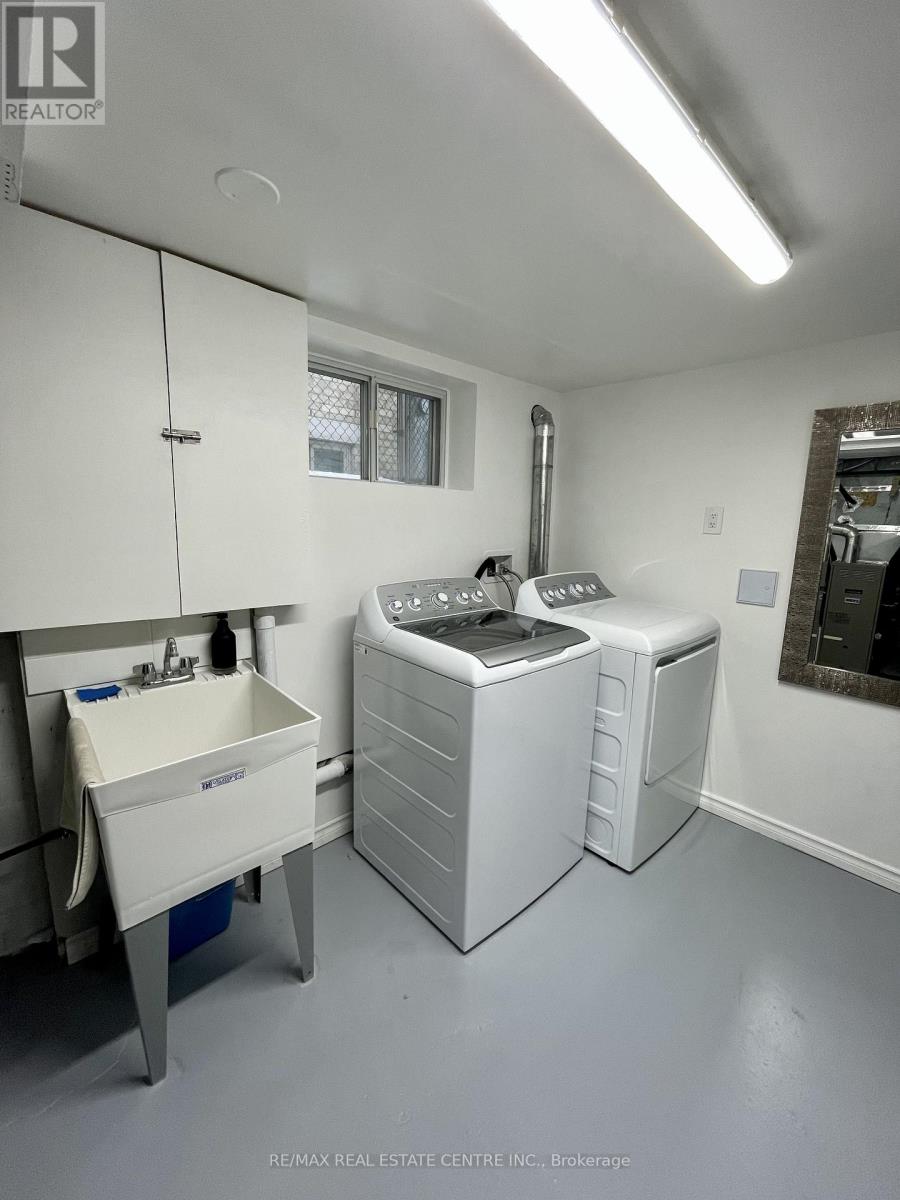 24 Smithwood Drive, Toronto, Ontario M9B 4R8 - Photo 17 - W13524216
