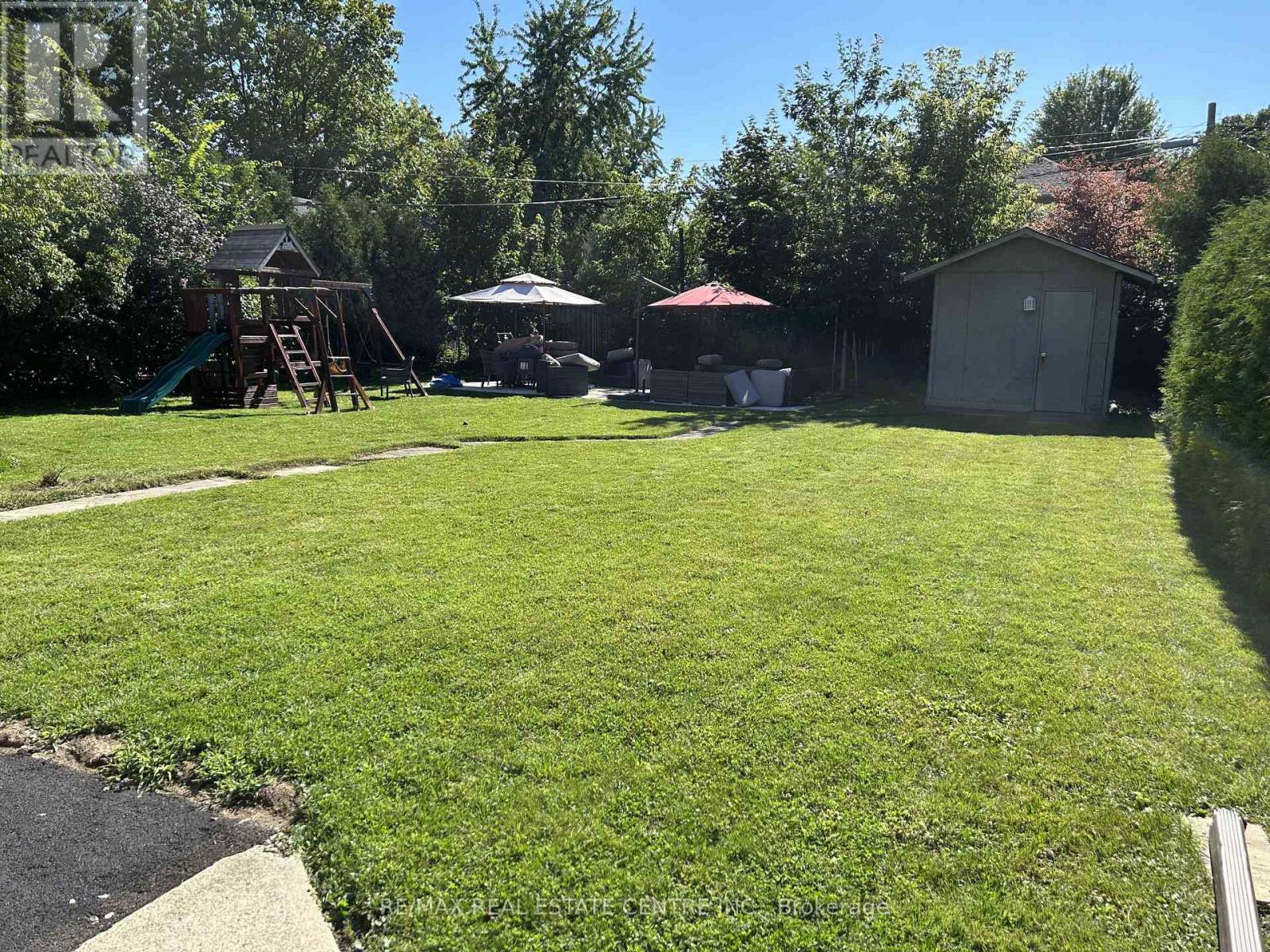 24 Smithwood Drive, Toronto, Ontario M9B 4R8 - Photo 20 - W13524216
