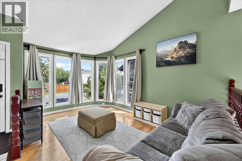 172 Whitehaven Road NE, Calgary, Alberta  T1Y 6C7 - Photo 3 - A2329330