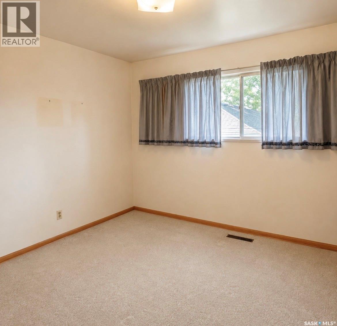 1316 Mclorg Street, Saskatoon, Saskatchewan  S7L 4M2 - Photo 5 - SK044561