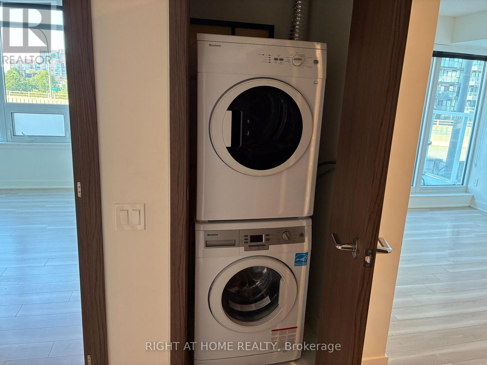 605 - 19 Bathurst Street, Toronto, Ontario  M5V 0N2 - Photo 10 - C13632152