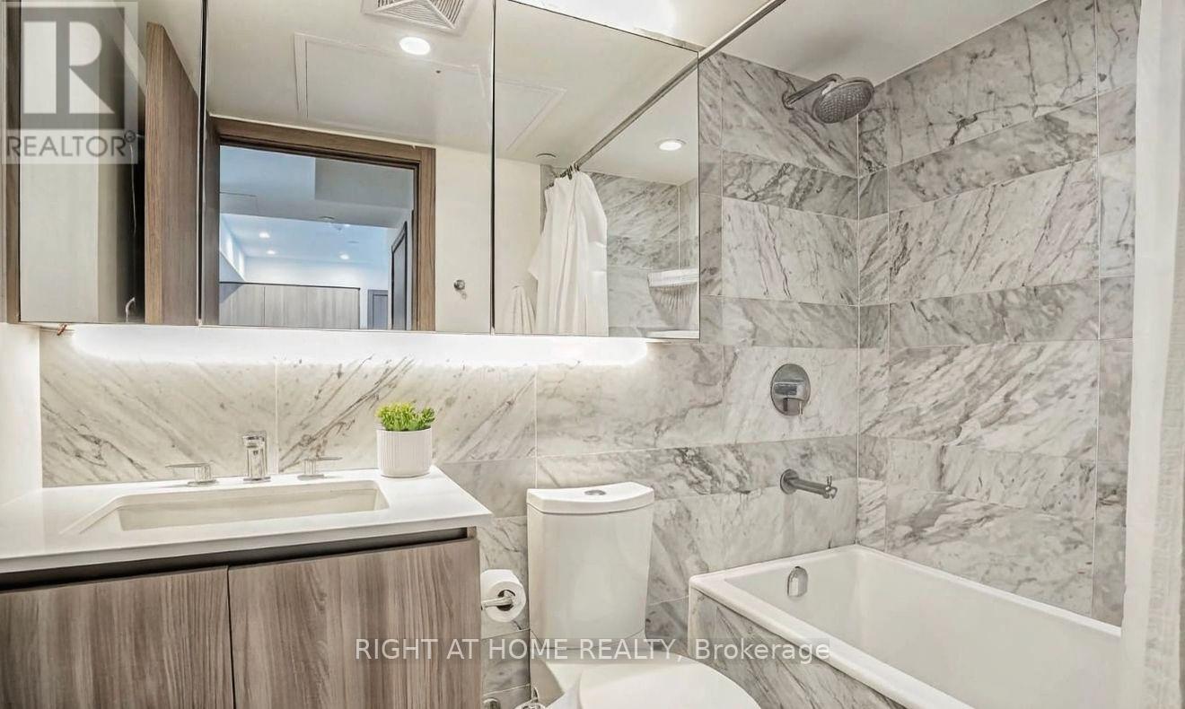 605 - 19 Bathurst Street, Toronto, Ontario  M5V 0N2 - Photo 9 - C13632152