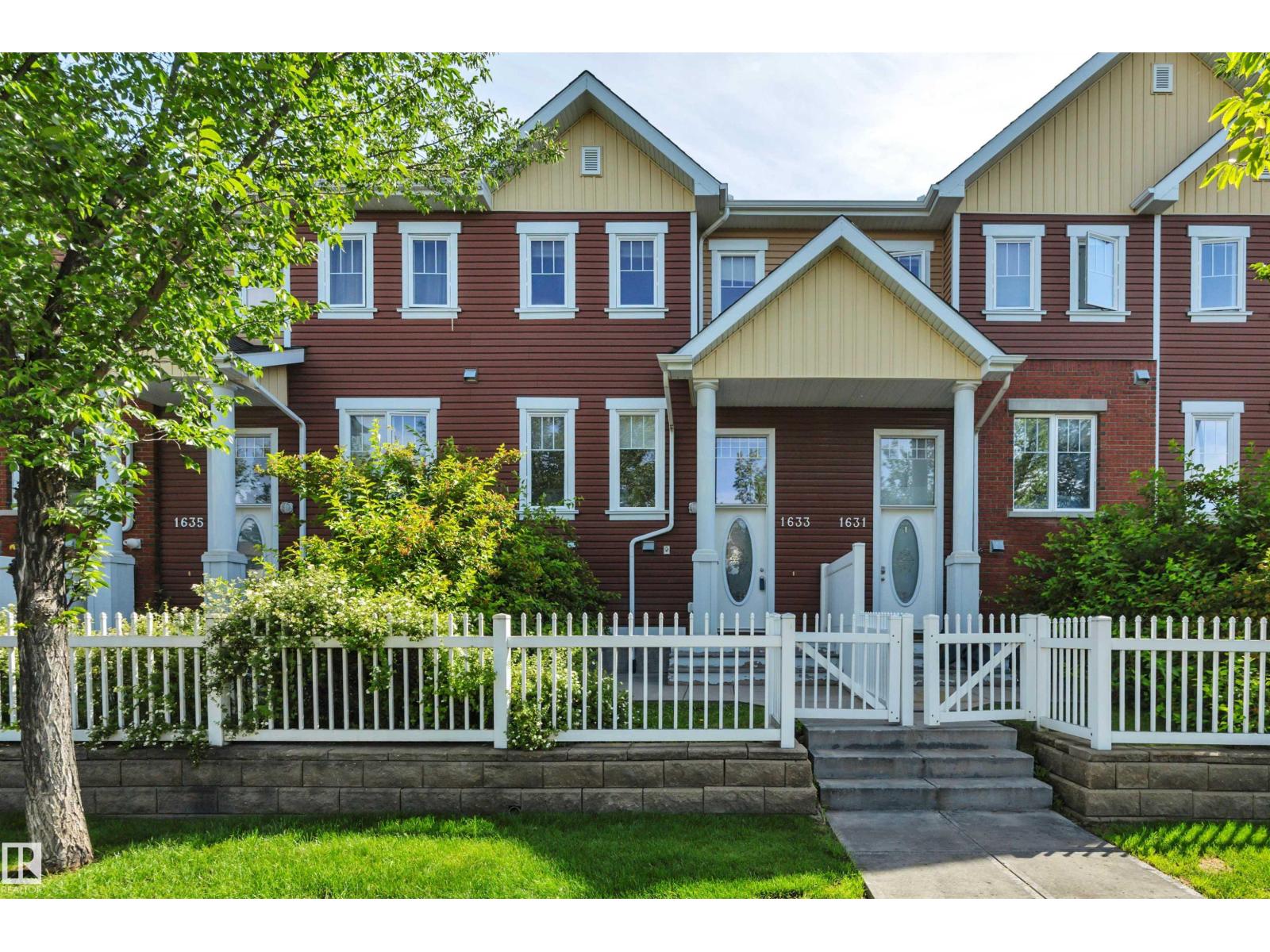 1633 Towne Centure BV NW, edmonton, Alberta