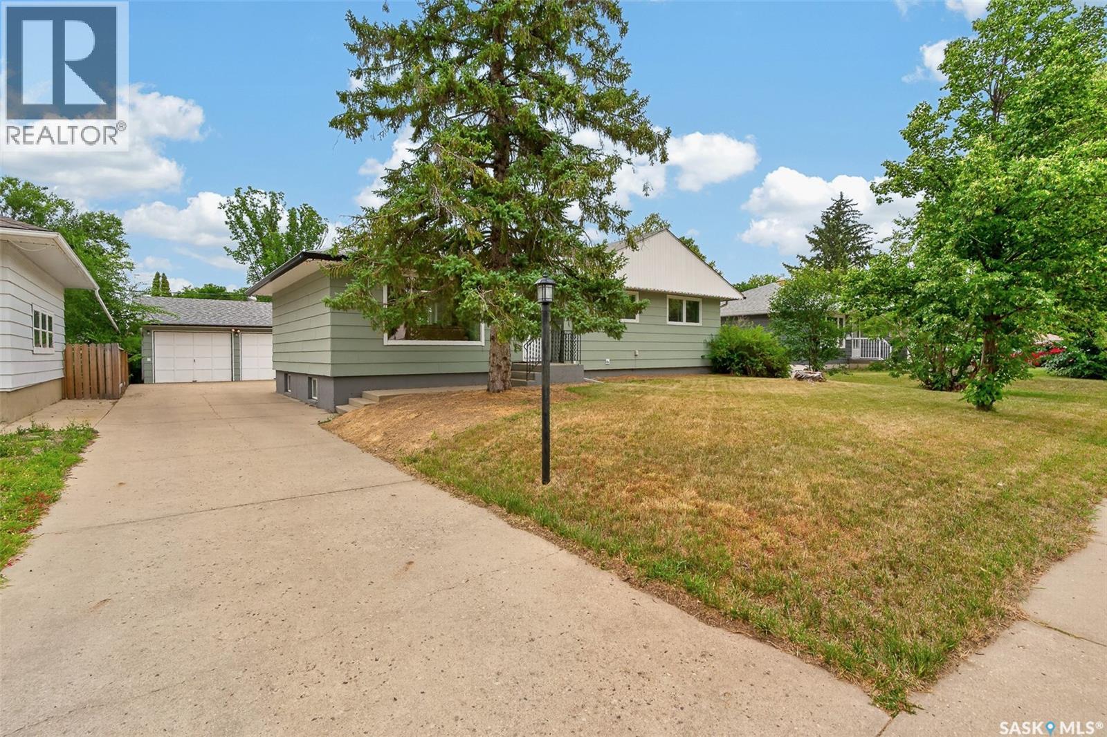 1054 Grace Street, Moose Jaw, Saskatchewan  S6H 3C3 - Photo 2 - SK044548