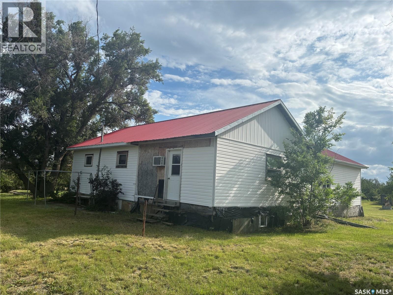 Cantuar Acreage, Swift Current Rm No. 137, Saskatchewan  S9H 3V5 - Photo 2 - SK044537