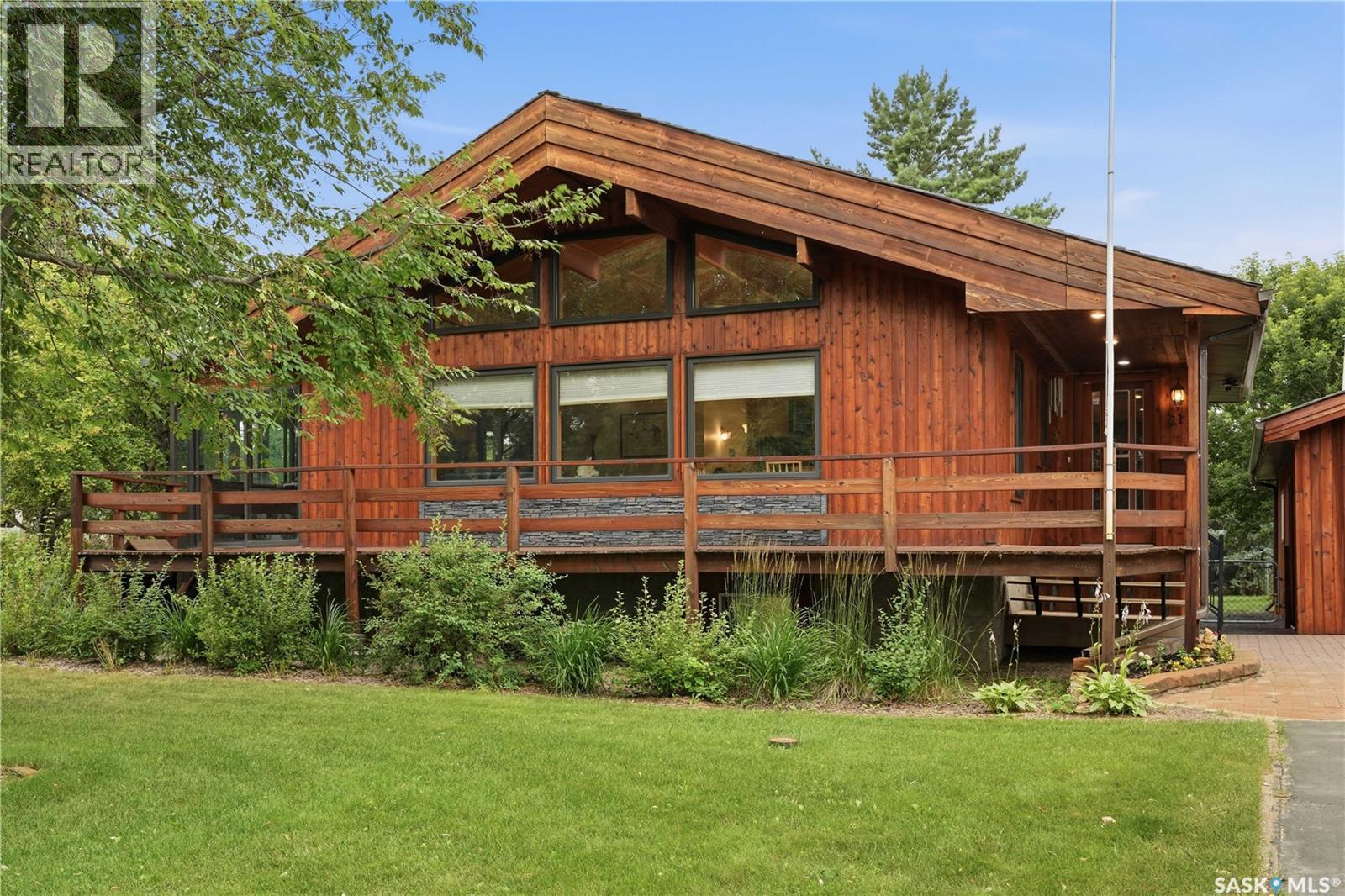 21 Meadow Road, White City, Saskatchewan  S4L 5B1 - Photo 2 - SK044436