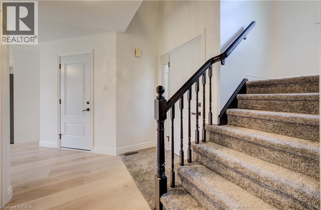 464 Northlake Drive, Waterloo, Ontario  N2V 2A4 - Photo 6 - 40842931