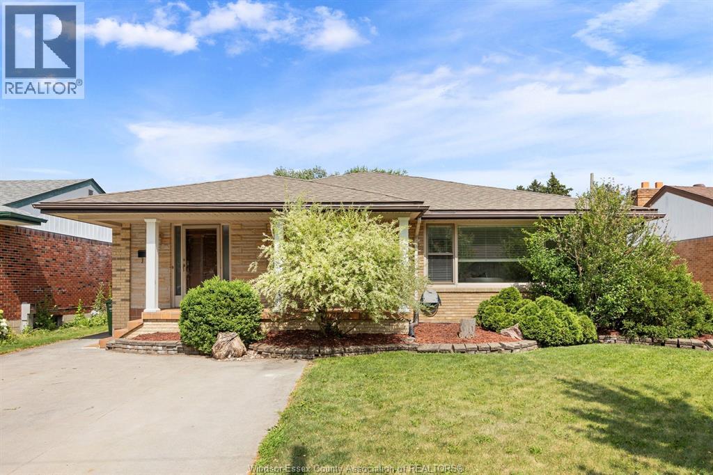 MLS# 26018888: 850 GREENDALE DRIVE, Windsor, Canada