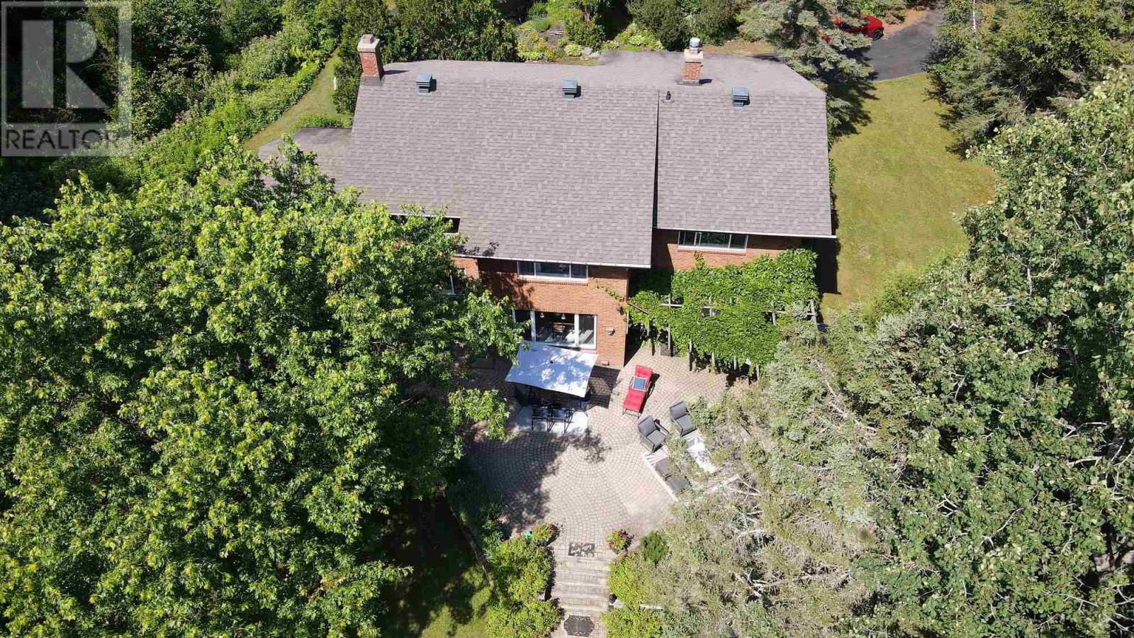 823 Fourth Lin E, Sault Ste. Marie, Ontario  P6A 6J8 - Photo 6 - SM262055
