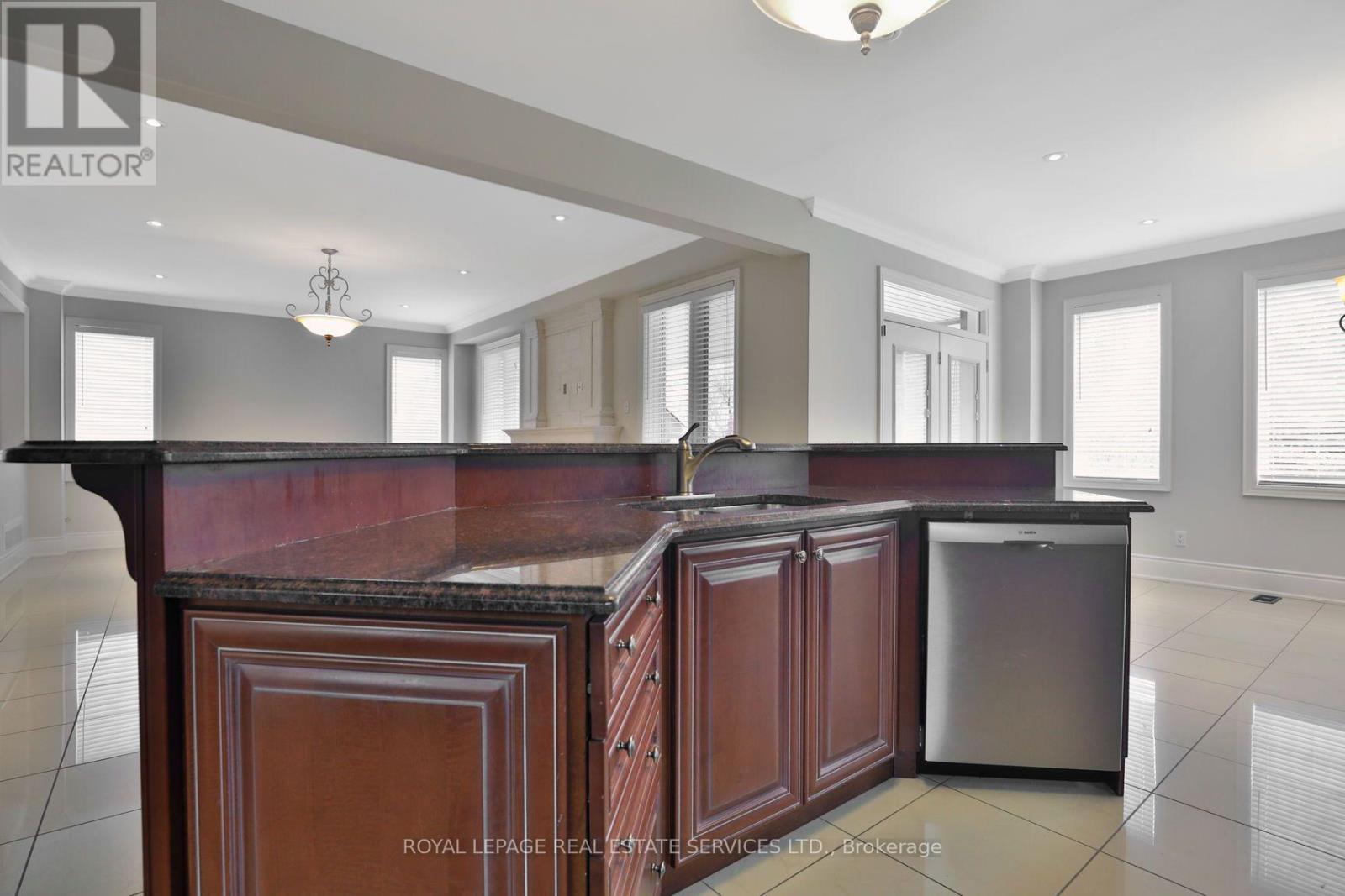 2271 Lyndhurst Drive, Oakville, Ontario  L6H 7V5 - Photo 13 - W13625840