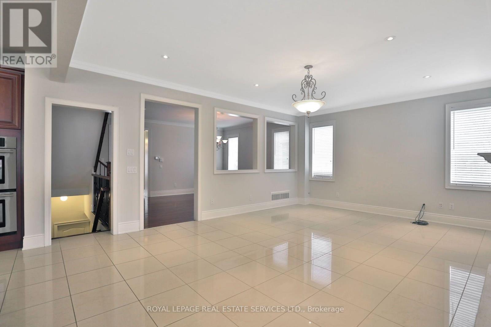 2271 Lyndhurst Drive, Oakville, Ontario  L6H 7V5 - Photo 14 - W13625840